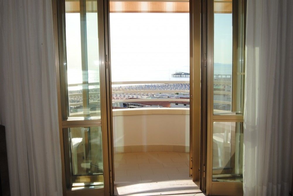 Hotel Capri&Residence Lido di Camaiore Esterno foto