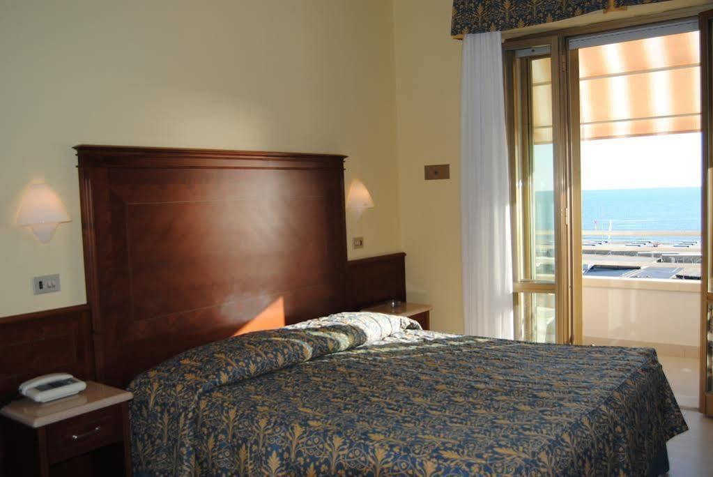 Hotel Capri&Residence Lido di Camaiore Esterno foto
